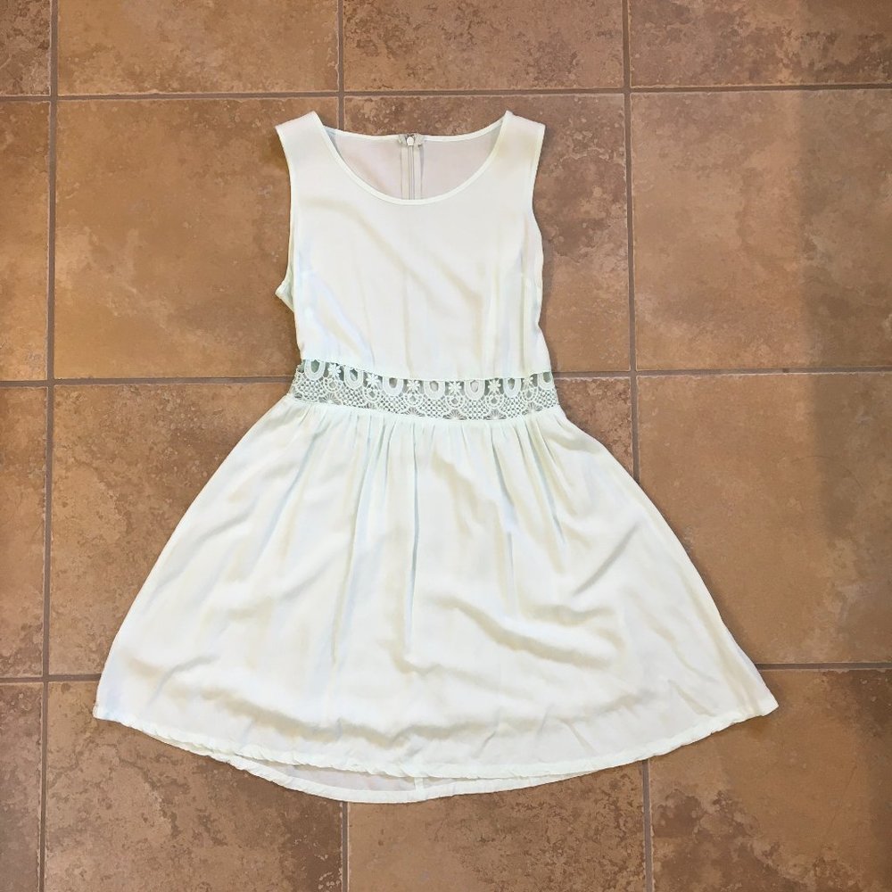 ⭐️ $25 for 2 ⭐️ Mint Green Mini Sun Dress  (LIKE NEW)